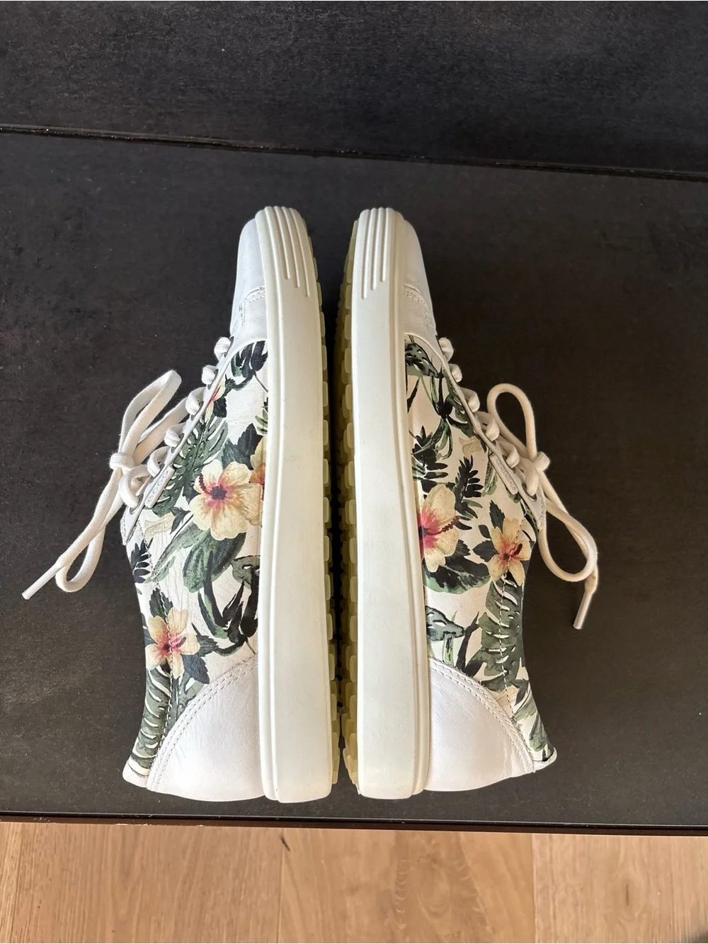 ECCO Leather Tropical Floral Print, White Sneakers, Lace Up, Hibiscus, Women’s 8